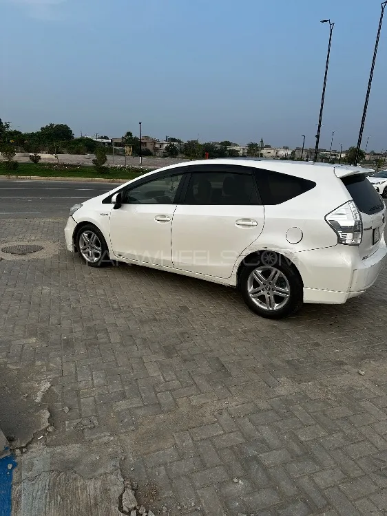 Toyota Prius 2010 for Sale in Lahore Image-1