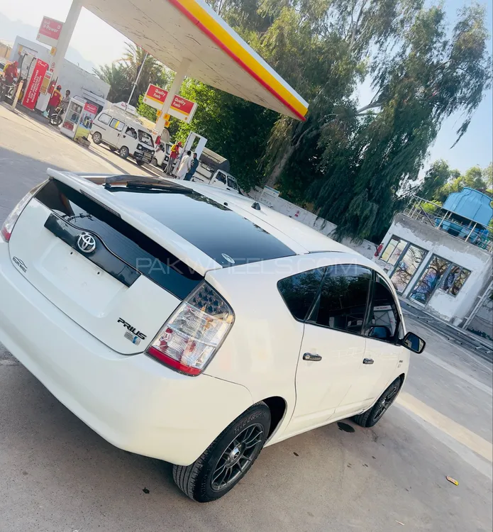 Toyota Prius 2007 for Sale in Kohat Image-1