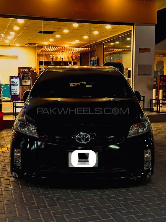 Toyota Prius 2011 for Sale in Multan Image-1
