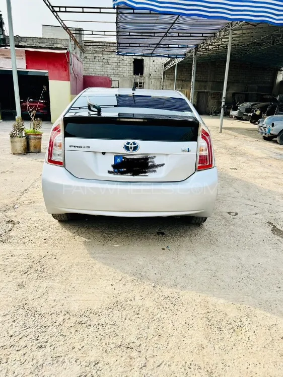 Toyota Prius 2012 for Sale in Islamabad Image-1