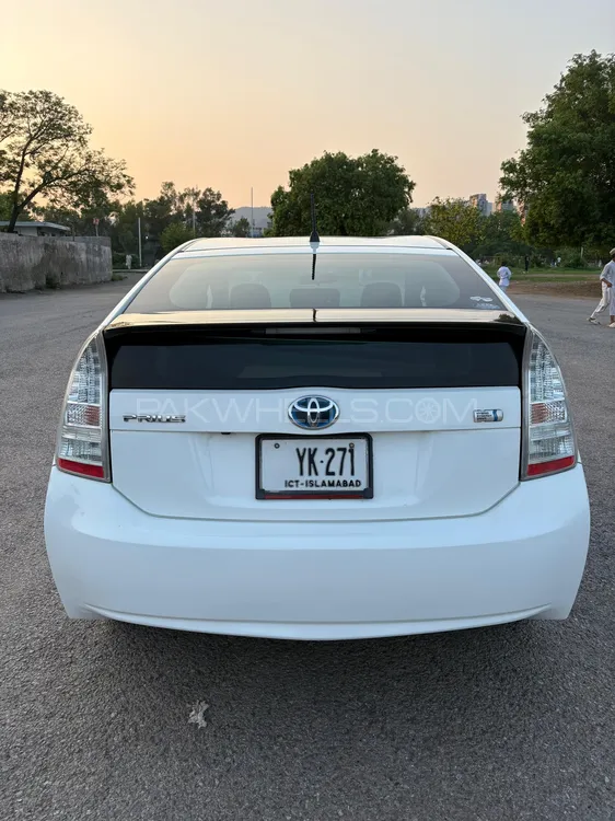 Toyota Prius 2010 for Sale in Islamabad Image-1