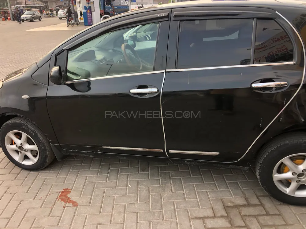 Toyota Vitz 2007 for Sale in Lahore Image-1