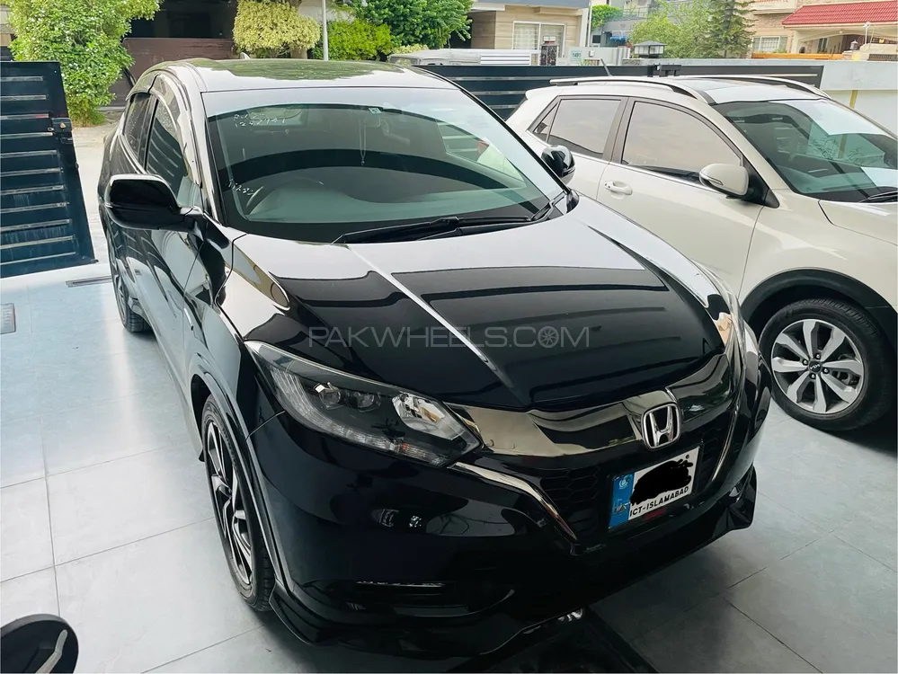 Honda Vezel 2017 for Sale in Islamabad Image-1