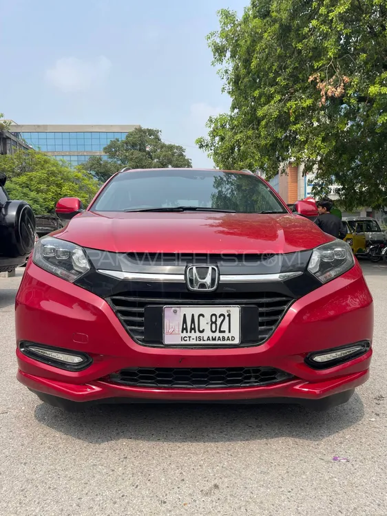 Honda Vezel 2015 for Sale in Islamabad Image-1