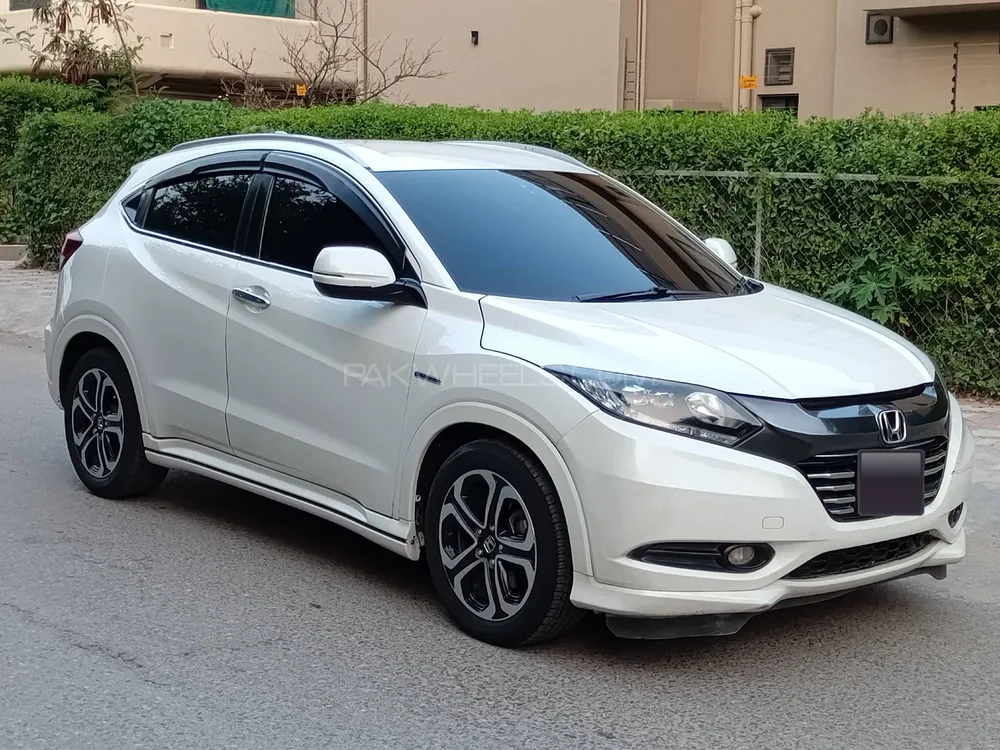 Honda Vezel 2016 for Sale in Islamabad Image-1