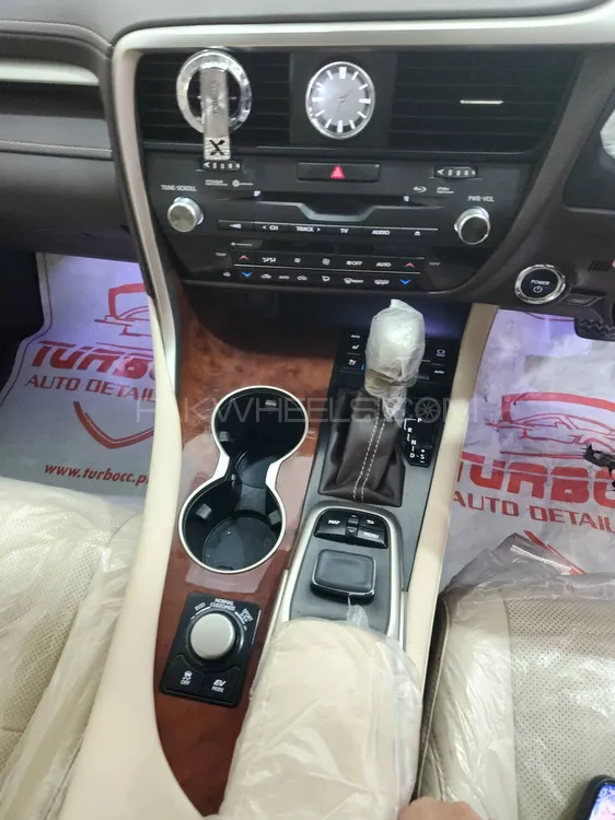 Lexus RX Series 2017 for Sale in Karachi Lexus RX Series 2017 for Sale in Karachi Image-10