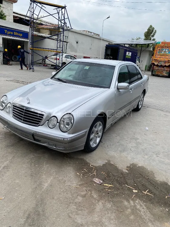 Mercedes Benz E Class 2002 for Sale in Wah cantt Image-1