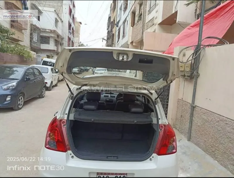 Suzuki Swift 2013 for Sale in Karachi Image-1