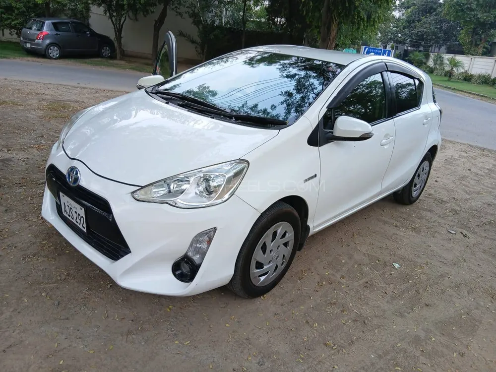 Toyota Aqua 2016 for Sale in Swabi Image-1