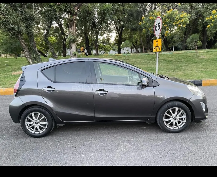 Toyota Aqua 2015 for Sale in Islamabad Image-1