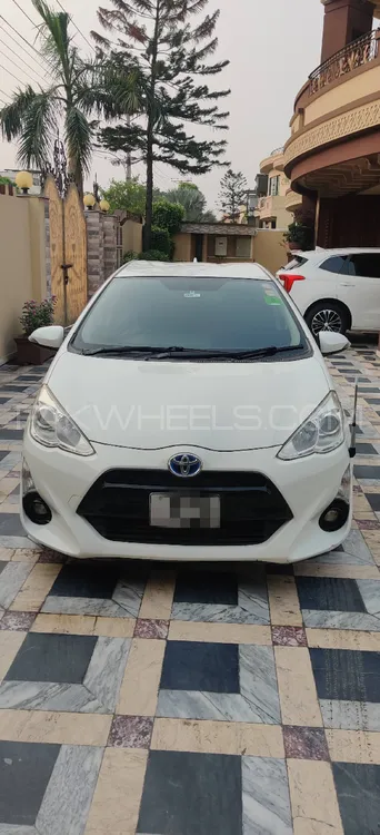 Toyota Aqua 2016 for Sale in Gujranwala Image-1