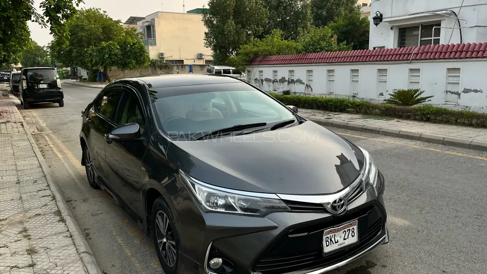 Toyota Corolla 2017 for Sale in Lahore Image-1