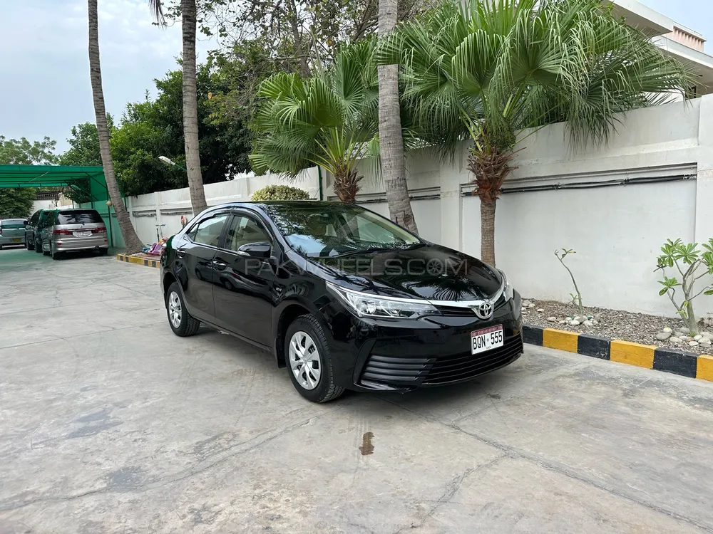 Toyota Corolla 2019 for Sale in Karachi Image-1