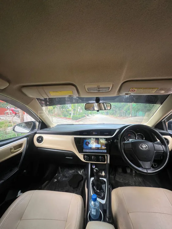 Toyota Corolla 2017 for Sale in Islamabad Image-1