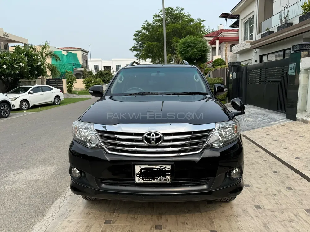 Toyota Fortuner 2013 for Sale in Lahore Image-1