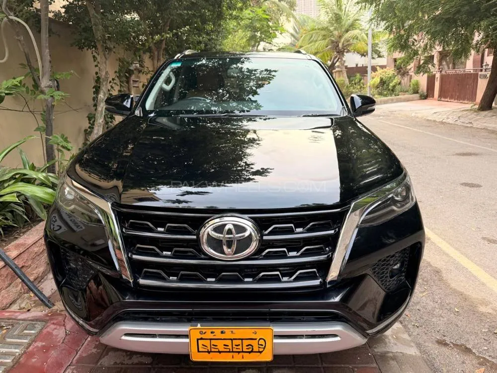 Toyota Fortuner 2022 for Sale in Karachi Image-1