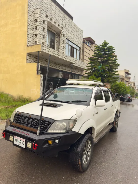 Toyota Hilux 2009 for Sale in Islamabad Image-1