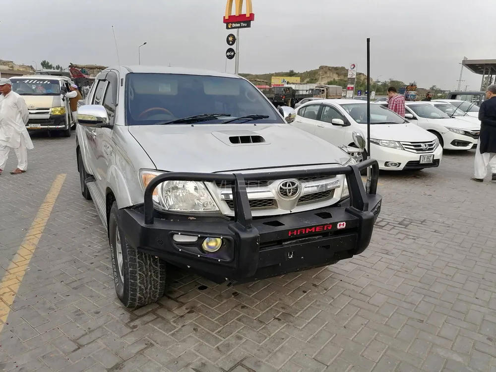 Toyota Hilux 2010 for Sale in Pindi gheb Image-1