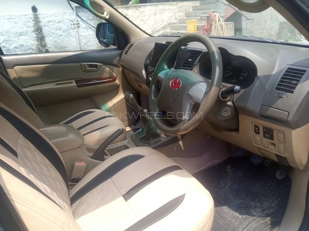 Toyota Hilux 2013 for Sale in Swat Image-1