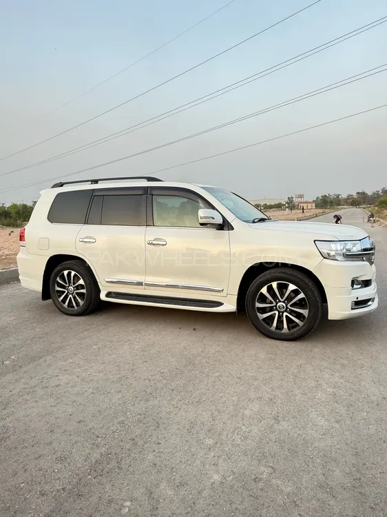 Toyota Land Cruiser 2010 for Sale in Islamabad Toyota Land Cruiser 2010 for Sale in Islamabad Image-3