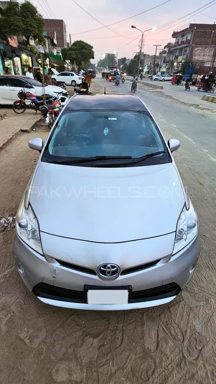Toyota Prius 2014 for Sale in Sahiwal Image-1