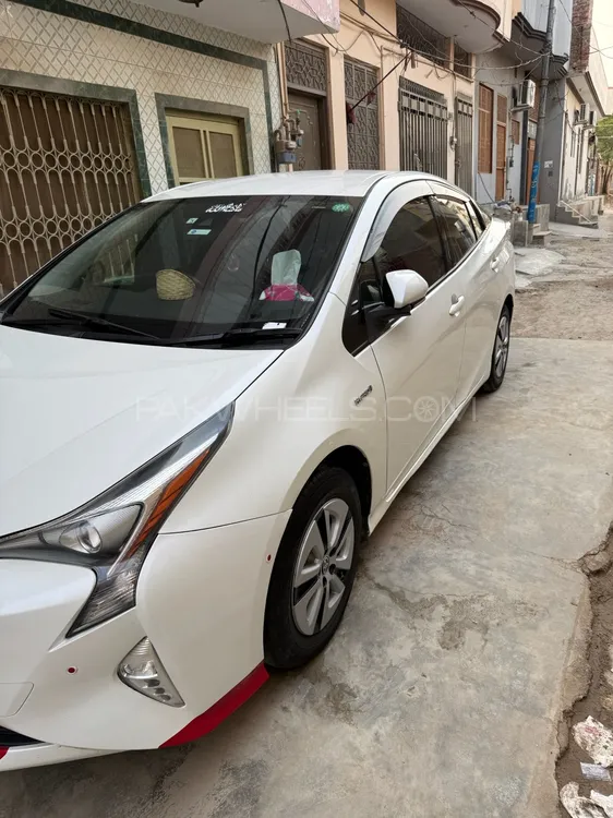 Toyota Prius 2018 for Sale in Lahore Image-1