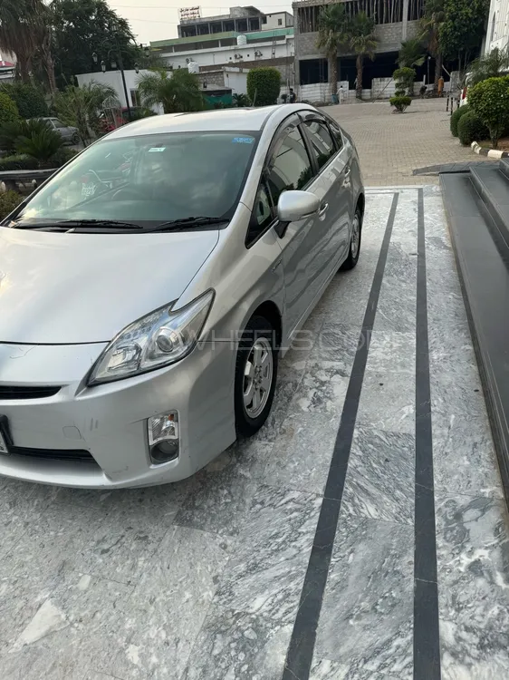 Toyota Prius 2011 for Sale in Islamabad Image-1