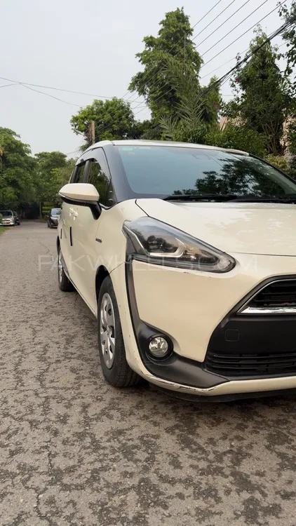 Toyota Sienta 2018 for Sale in Lahore Image-1