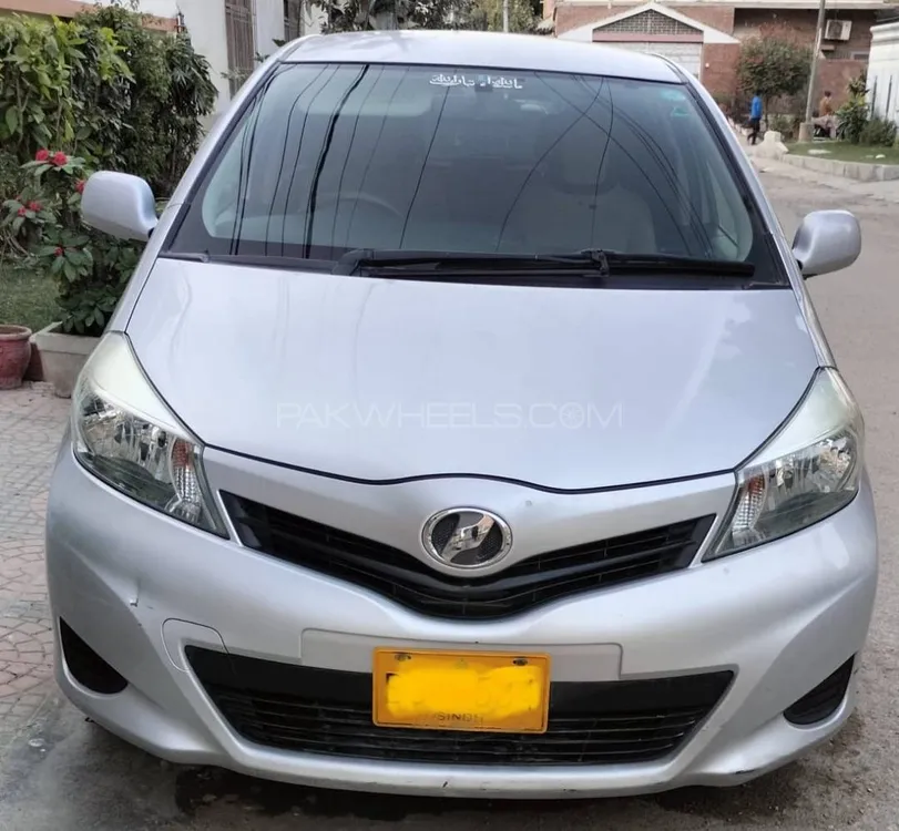 Toyota Vitz 2014 for Sale in Karachi Image-1