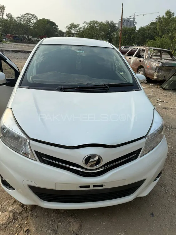 Toyota Vitz 2014 for Sale in Islamabad Image-1