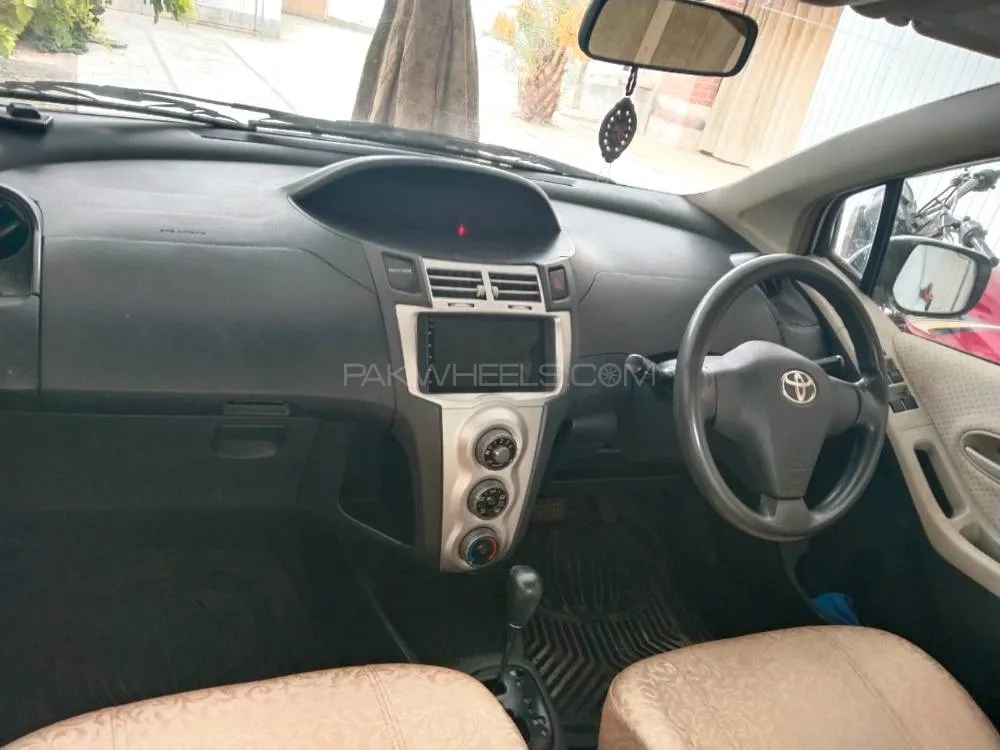 Toyota Vitz 2007 for Sale in Vehari Image-1