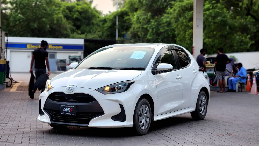 Toyota Vitz 2021 for Sale in Lahore Image-1