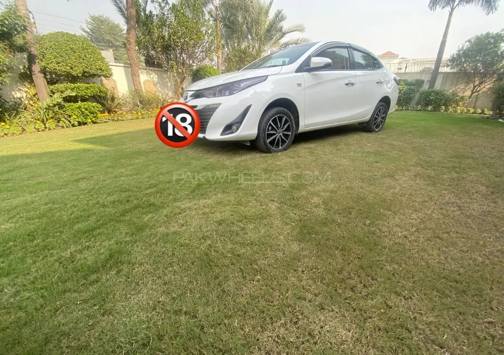 Toyota Yaris Sedan 2020 for Sale in Lahore Image-1