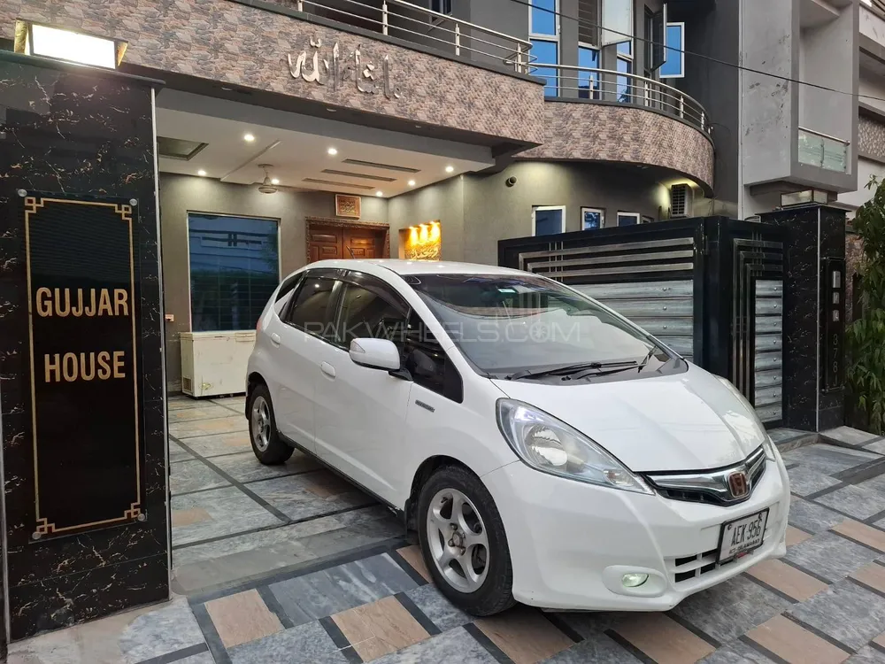 Honda Fit 2013 for Sale in Lahore Image-1