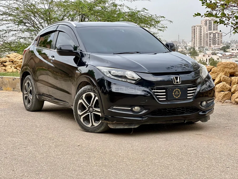Honda Vezel 2015 for Sale in Karachi Image-1