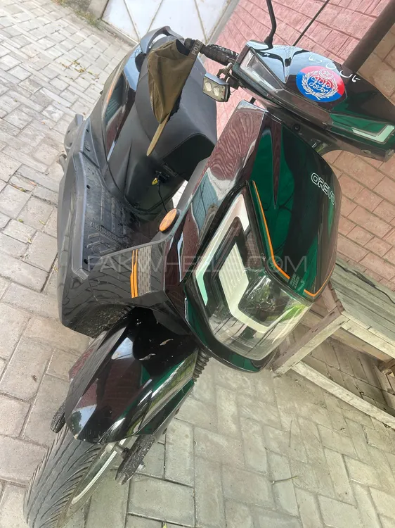 Lectrix Scooty 2025 for Sale Image-1