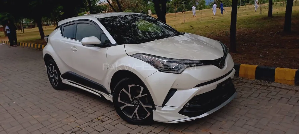 Toyota C-HR 2017 for Sale in Rawalpindi Image-1