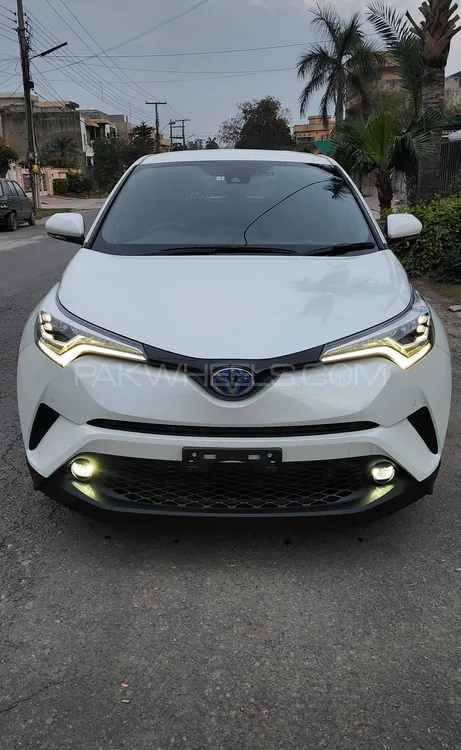 Toyota C-HR 2018 for Sale in Islamabad Image-1