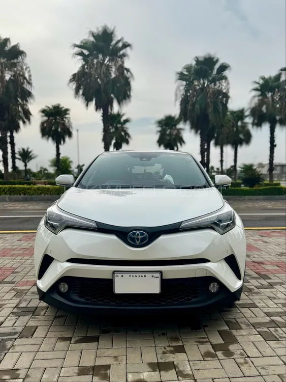 Toyota C-HR 2018 for Sale in Gujranwala Image-1