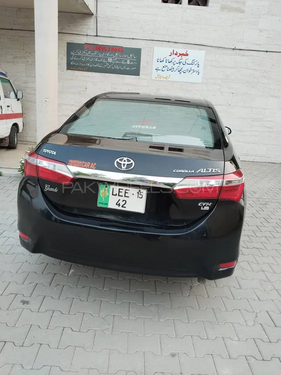 Toyota Corolla 2015 for Sale in Lahore Image-1