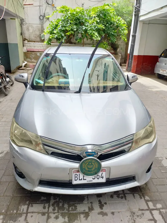 Toyota Corolla Axio 2013 for Sale in Karachi Image-1