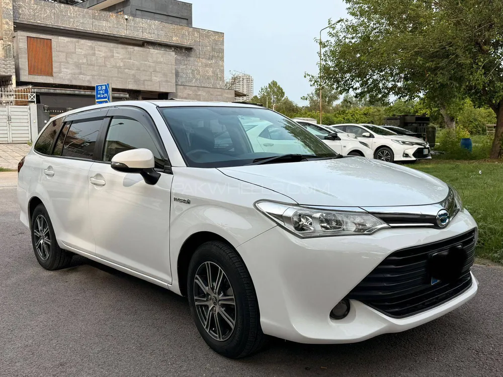 Toyota Corolla Fielder 2017 for Sale in Islamabad Image-1