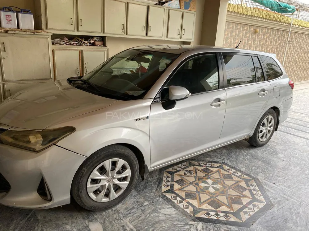 Toyota Corolla Fielder 2019 for Sale in Okara Image-1
