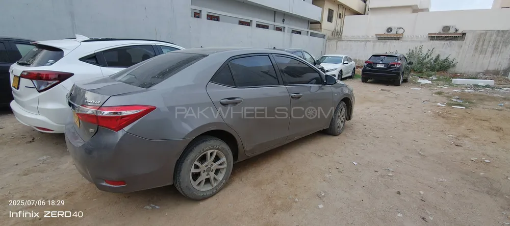 Toyota Corolla 2015 for Sale in Karachi Image-1