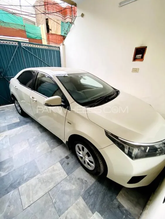 Toyota Corolla 2015 for Sale in Peshawar Image-1