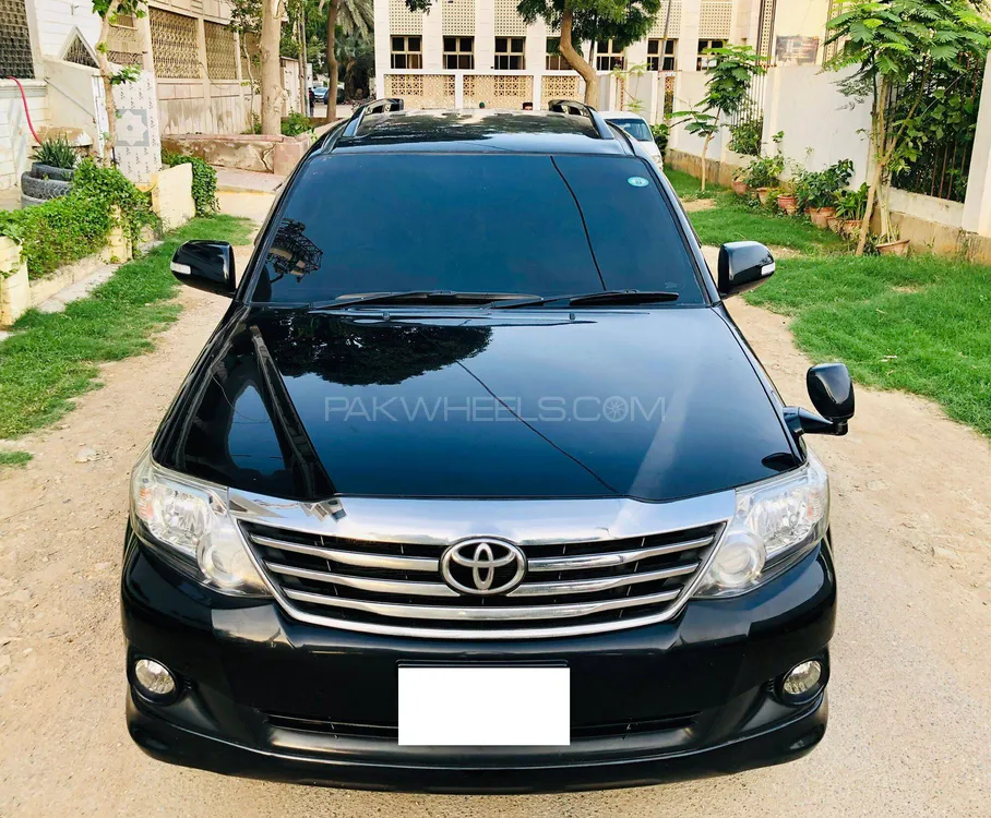Toyota Fortuner 2016 for Sale in Karachi Image-1