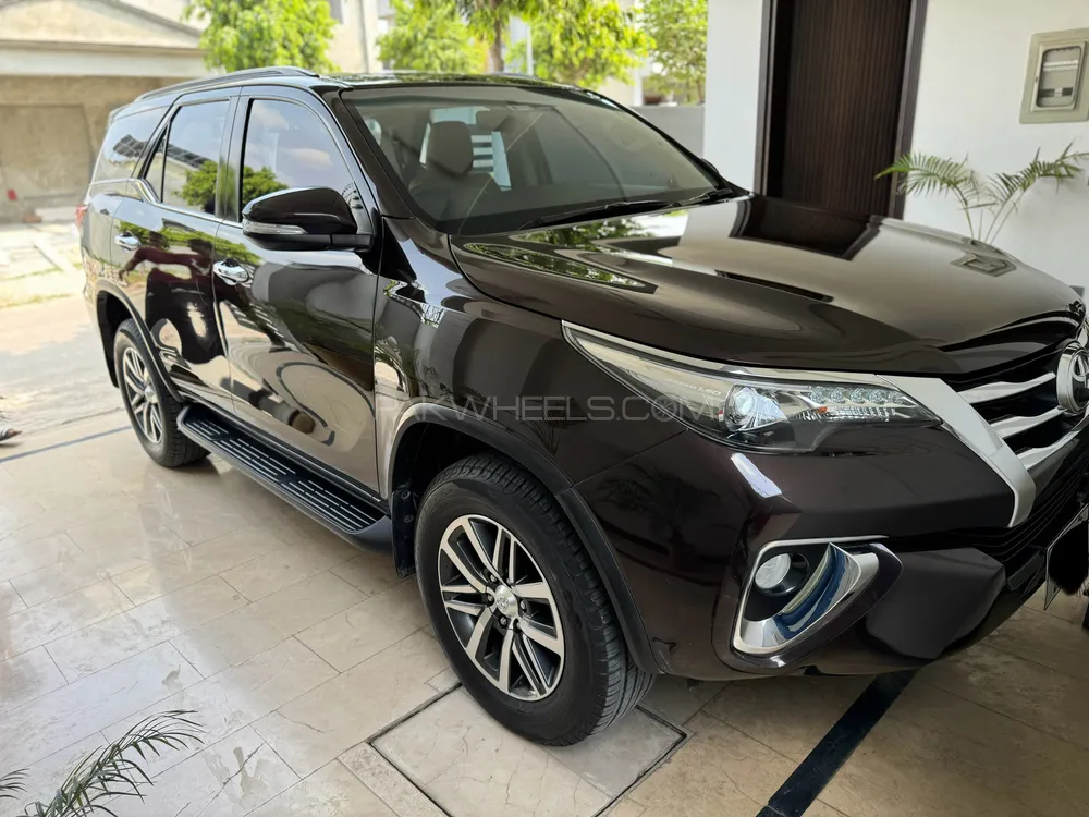 Toyota Fortuner 2017 for Sale in Islamabad Image-1