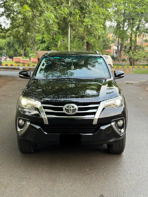 Toyota Fortuner 2017 for Sale in Lahore Image-1