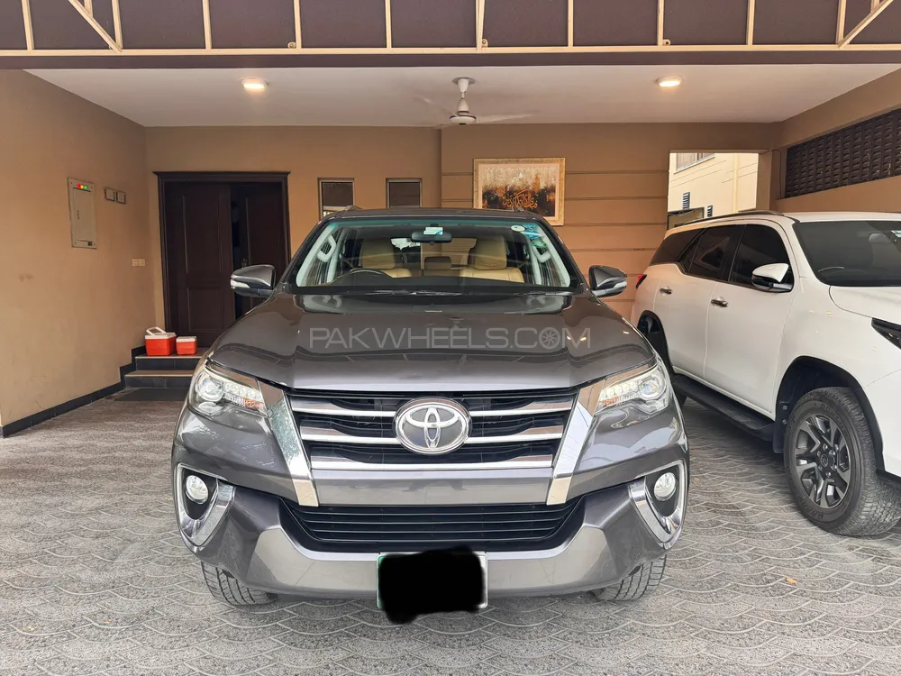 Toyota Fortuner 2017 for Sale in Lahore Image-1