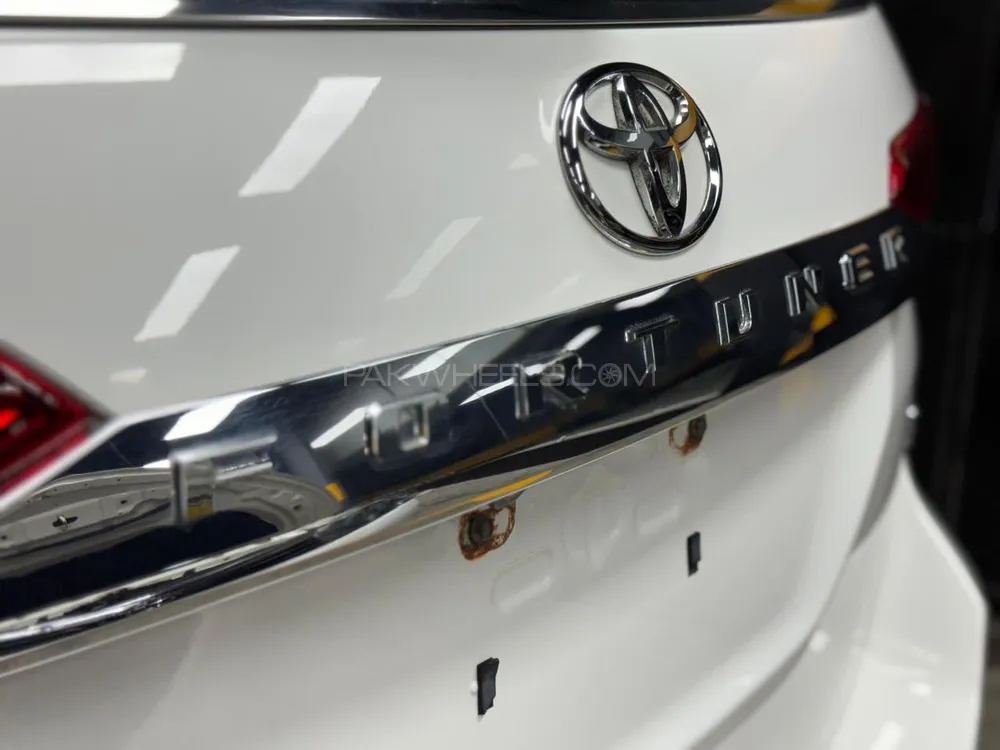 Toyota Fortuner 2021 for Sale in Karachi Image-1